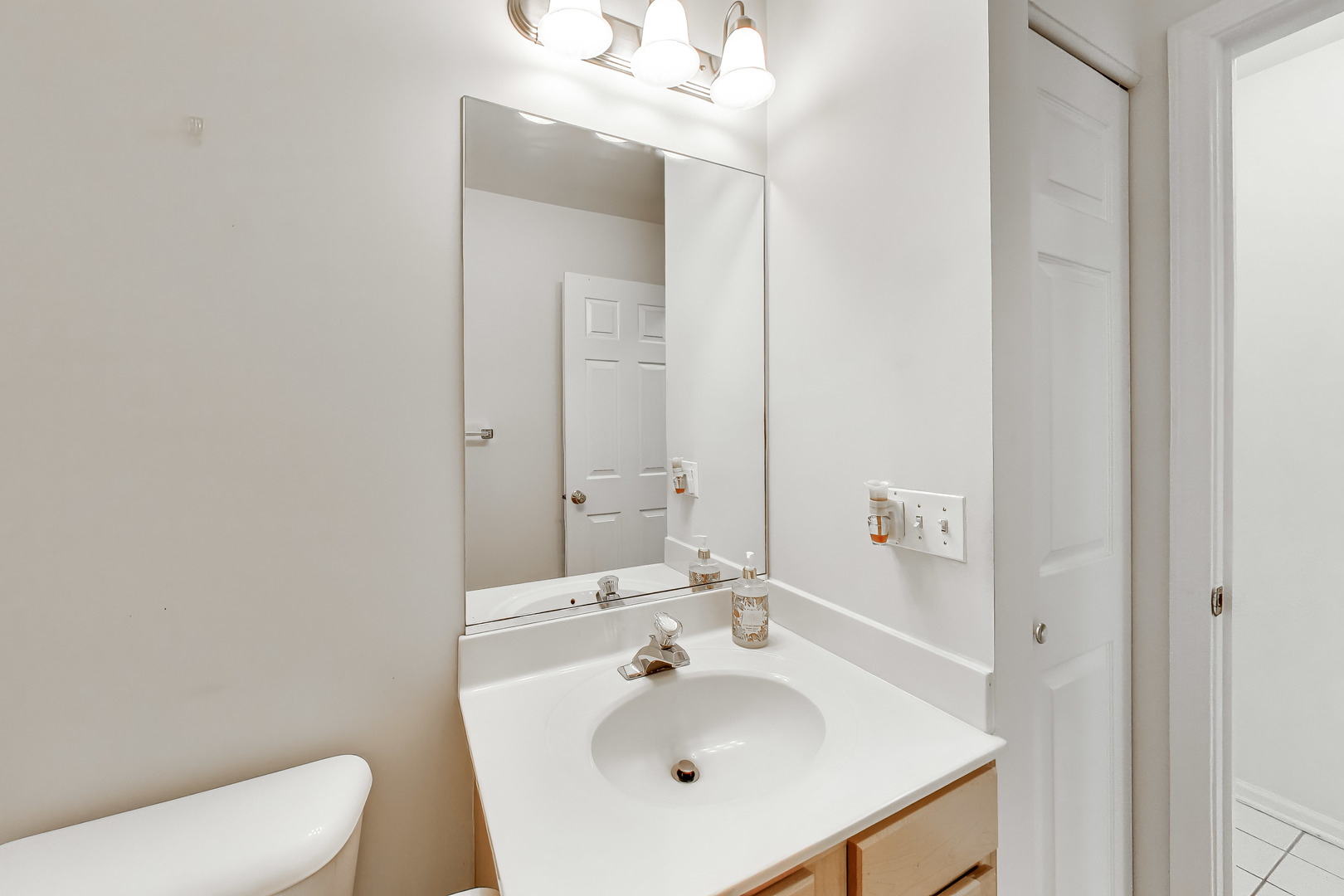 1117 Mckay Circle, Grayslake, IL 60030