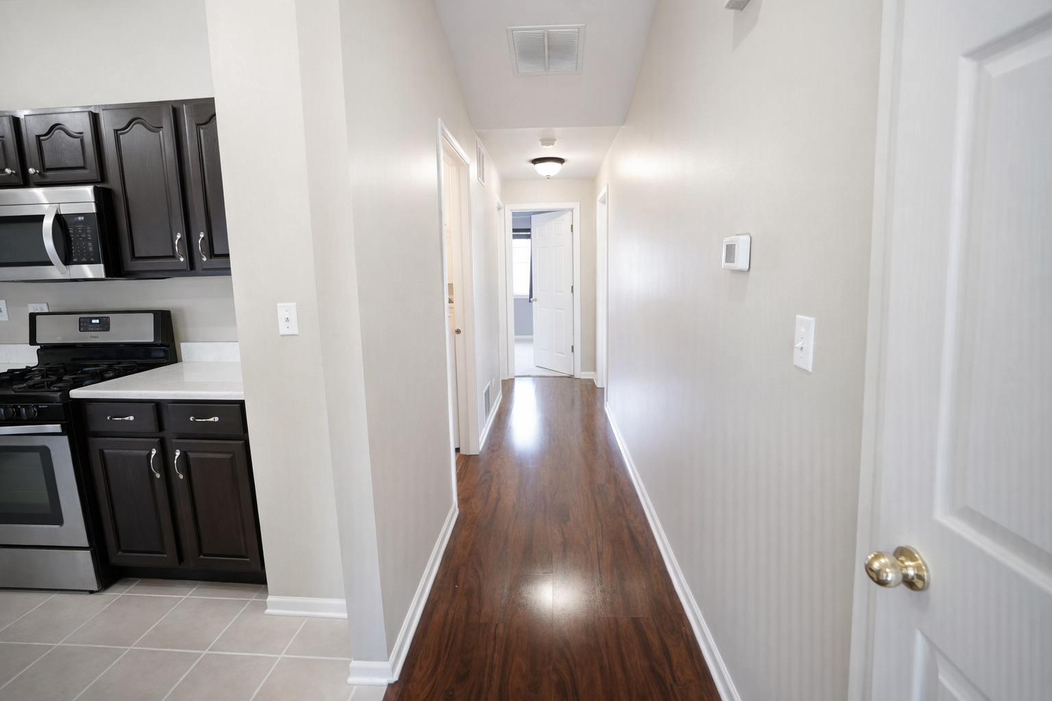 1084 Parkhill Circle #1084, Aurora, IL 60502