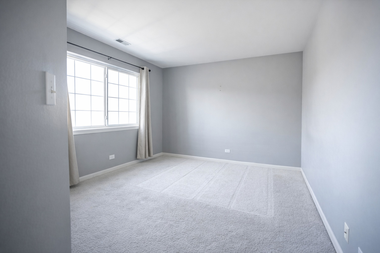 1084 Parkhill Circle #1084, Aurora, IL 60502