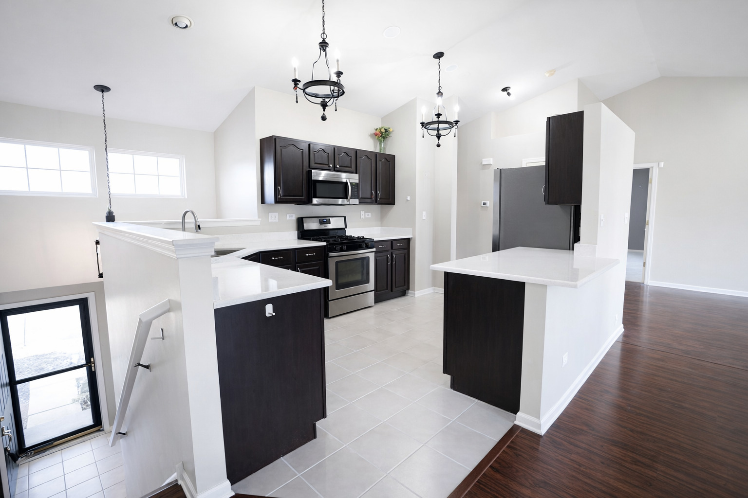 1084 Parkhill Circle #1084, Aurora, IL 60502