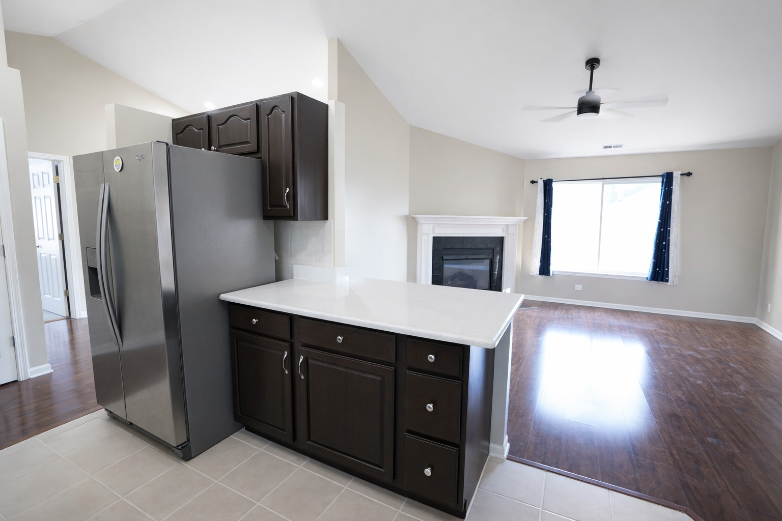 1084 Parkhill Circle #1084, Aurora, IL 60502