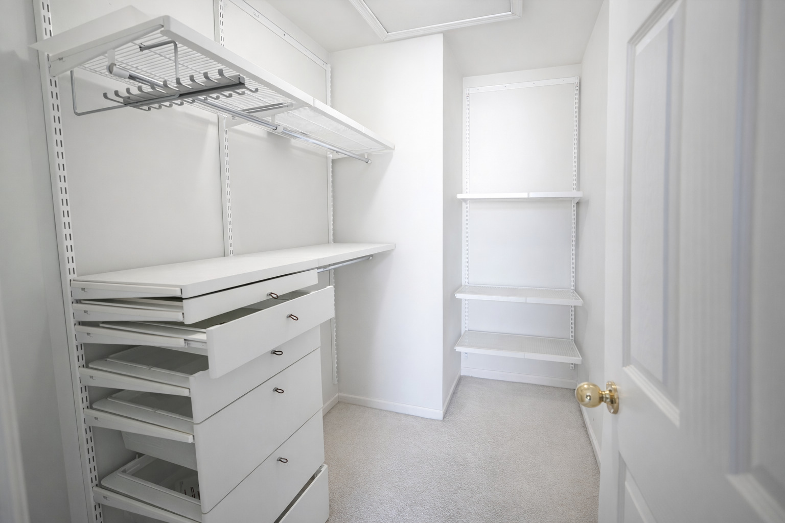 1084 Parkhill Circle #1084, Aurora, IL 60502