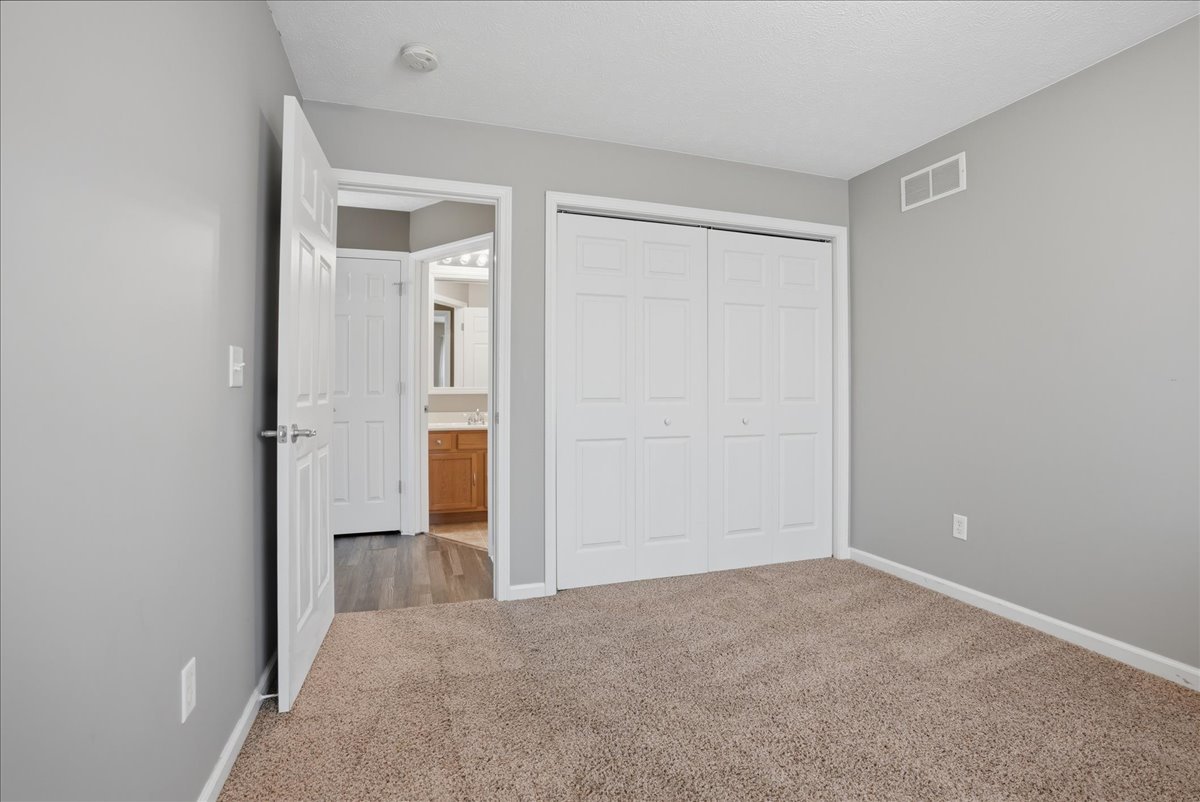 910 Gerike Way, Bloomington, IL 61704