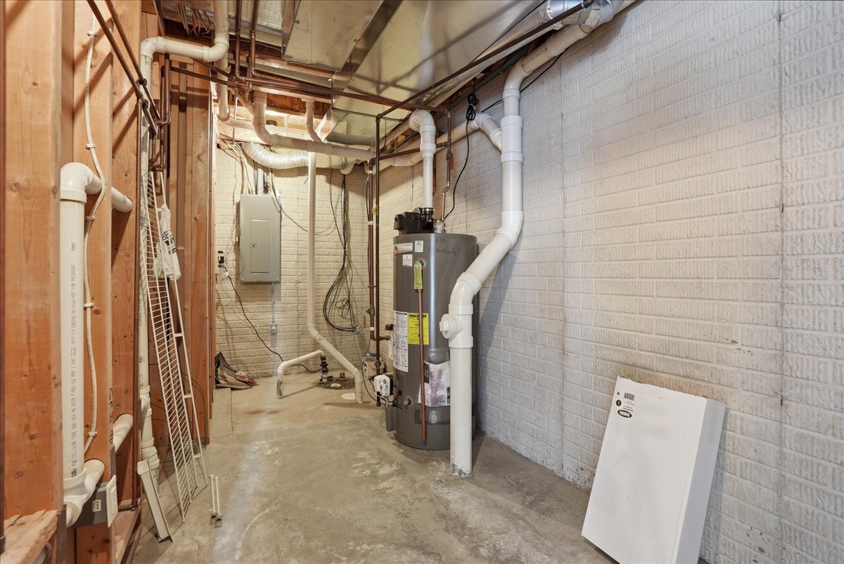 910 Gerike Way, Bloomington, IL 61704