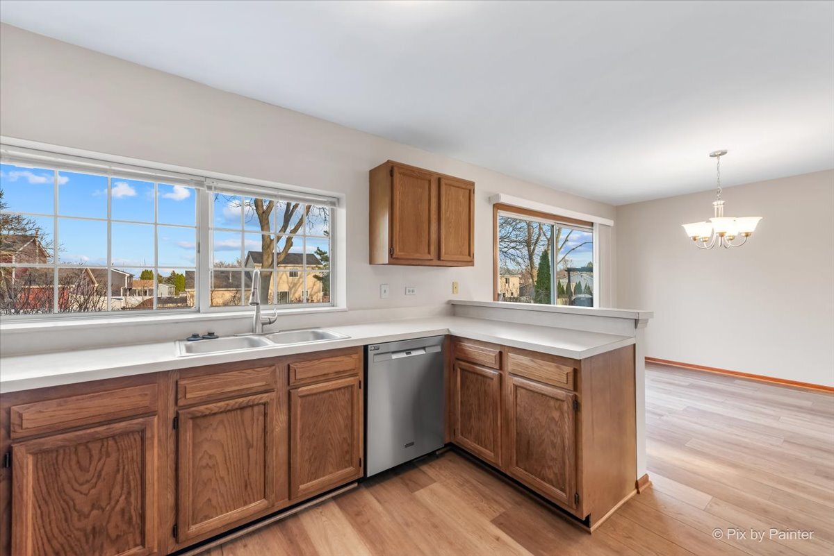 49 Carey Lane, Streamwood, IL 60107