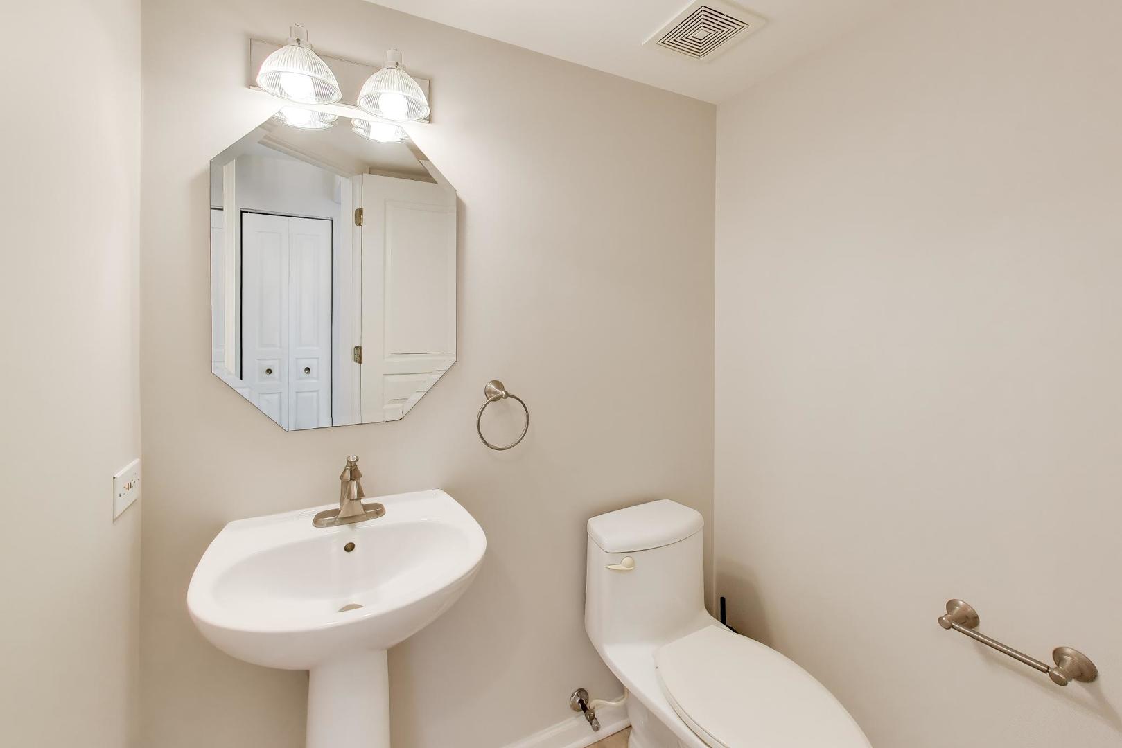 485 Topaz Lane, Bartlett, IL 60103