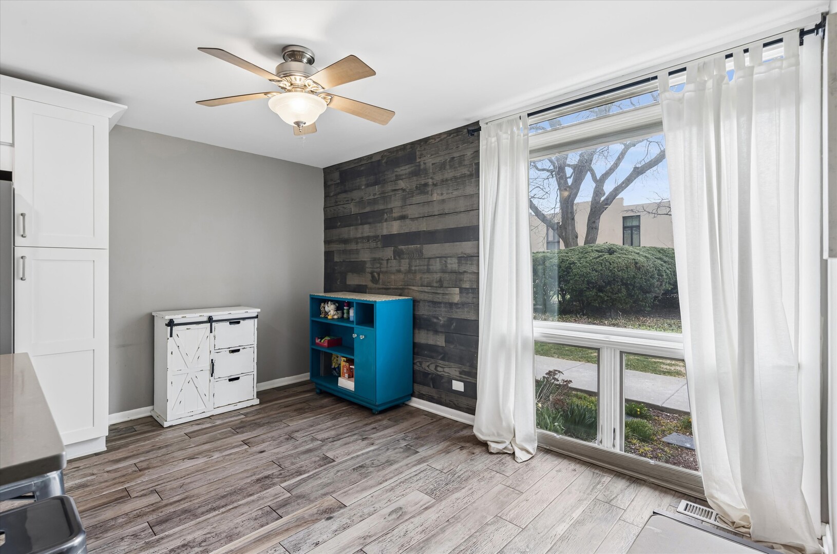 20 Oak Tree Court #20, Elmhurst, IL 60126