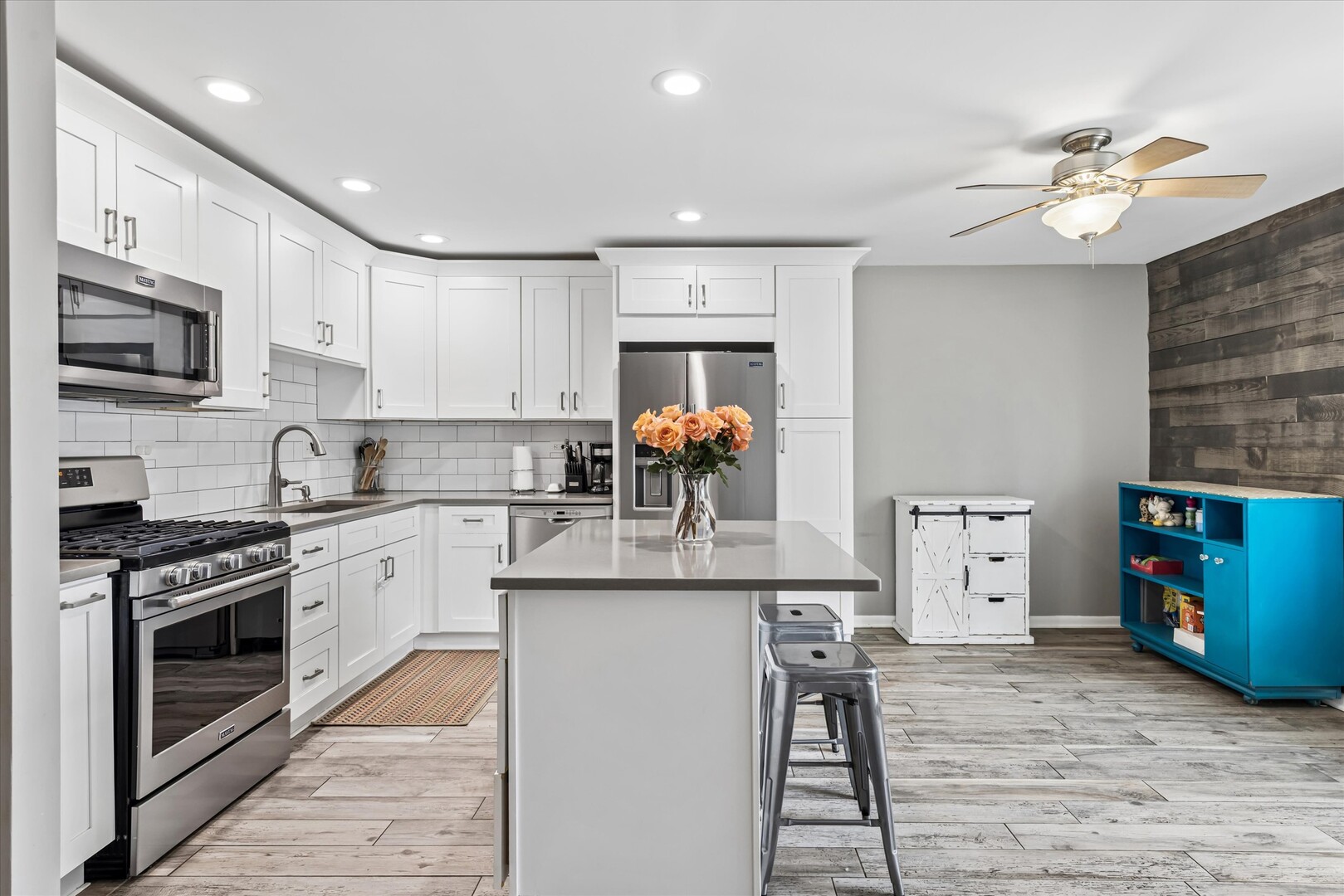 20 Oak Tree Court #20, Elmhurst, IL 60126