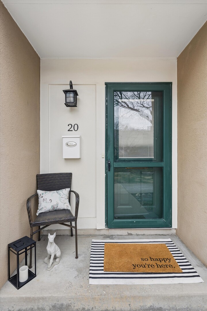 20 Oak Tree Court #20, Elmhurst, IL 60126