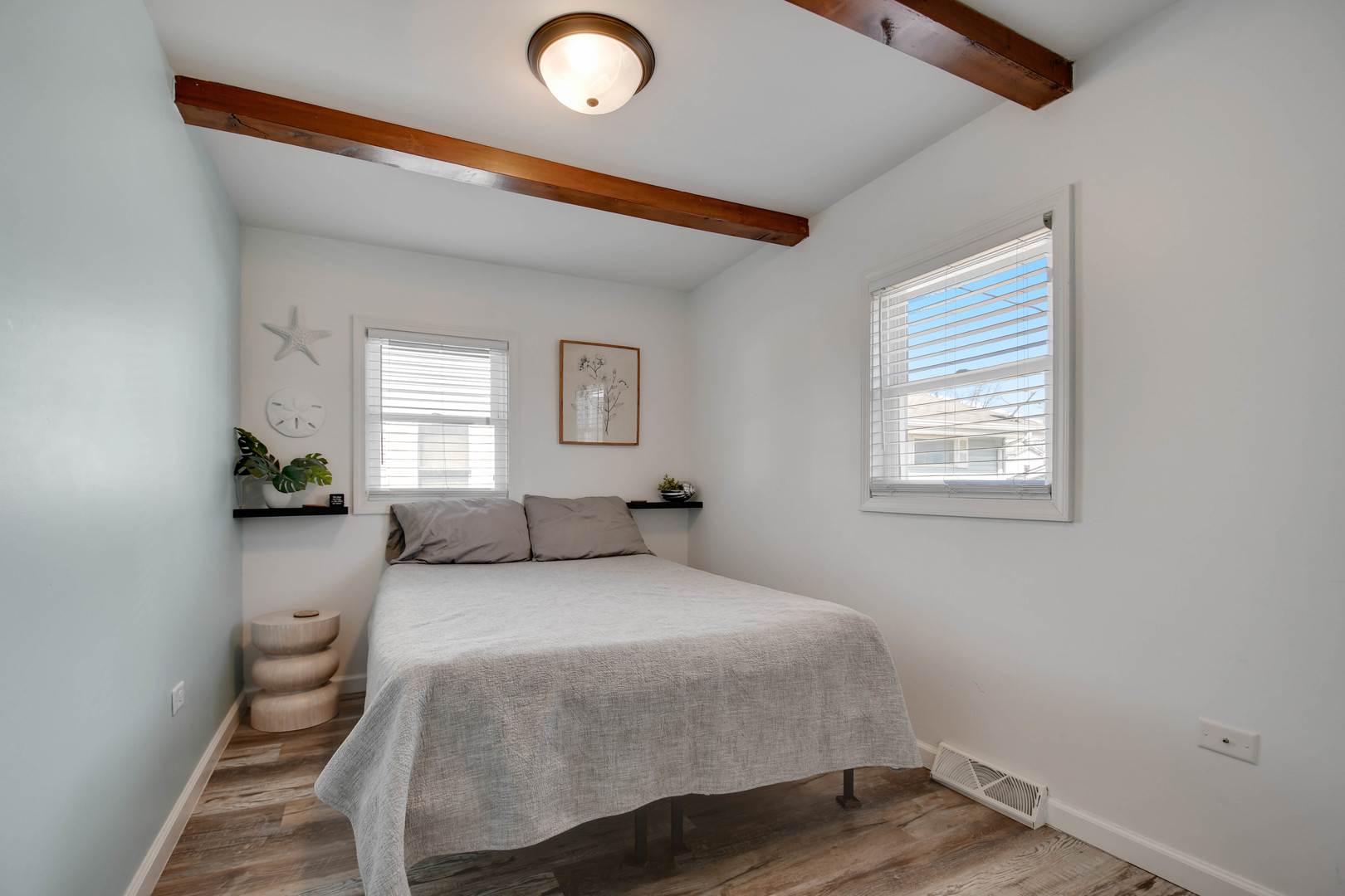 1708 N Center Street, Crest Hill, IL 60403