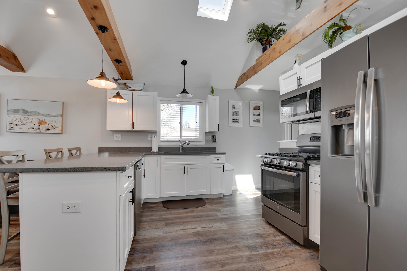 1708 N Center Street, Crest Hill, IL 60403