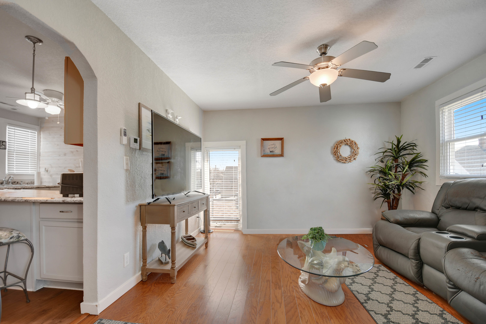 1708 N Center Street, Crest Hill, IL 60403