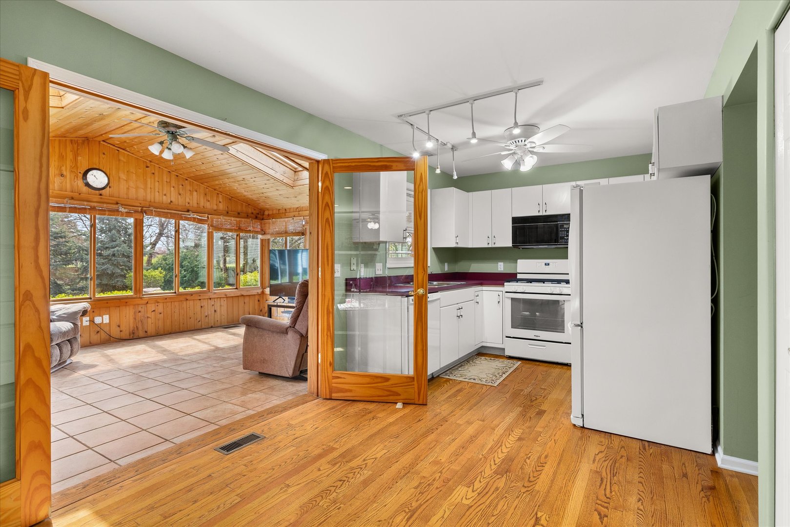 122 Cinderford Court, Oswego, IL 60543