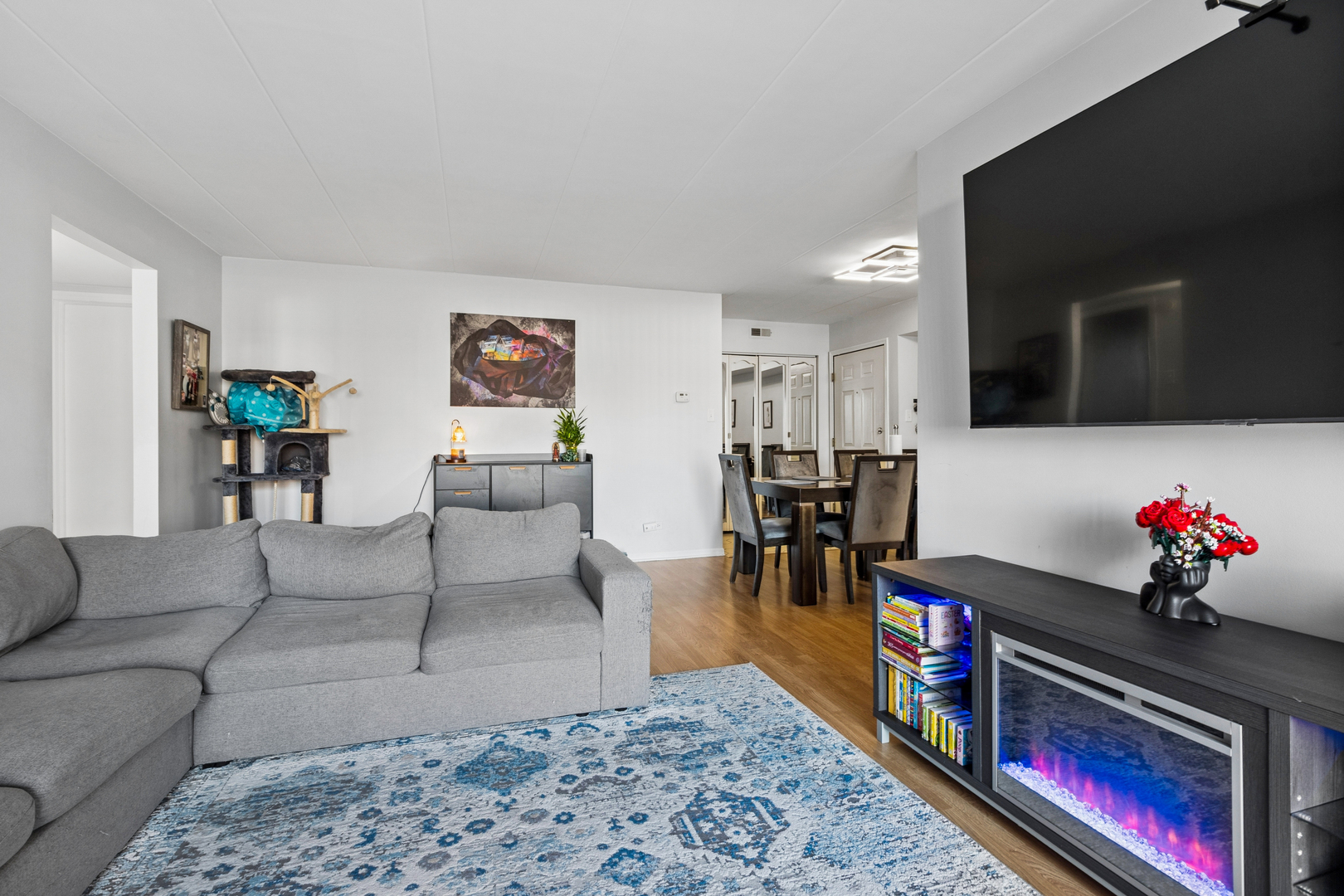 5024 Circle Court #1002, Crestwood, IL 60418