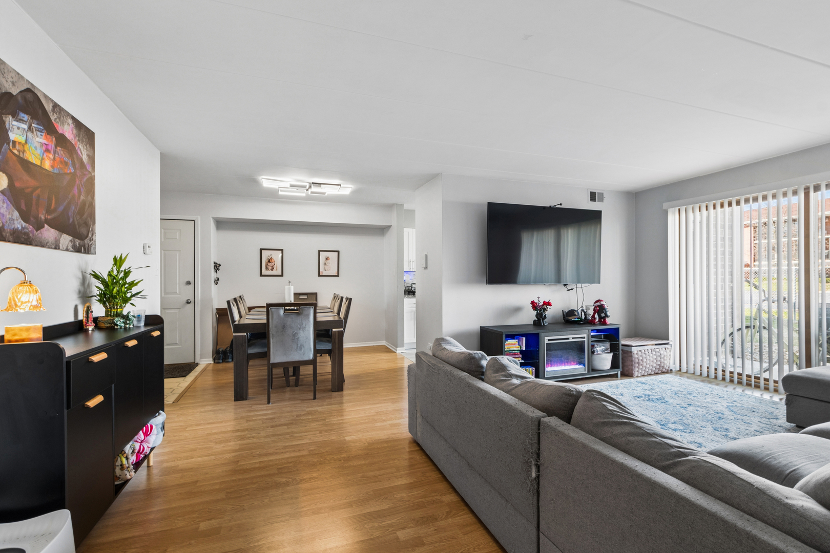 5024 Circle Court #1002, Crestwood, IL 60418