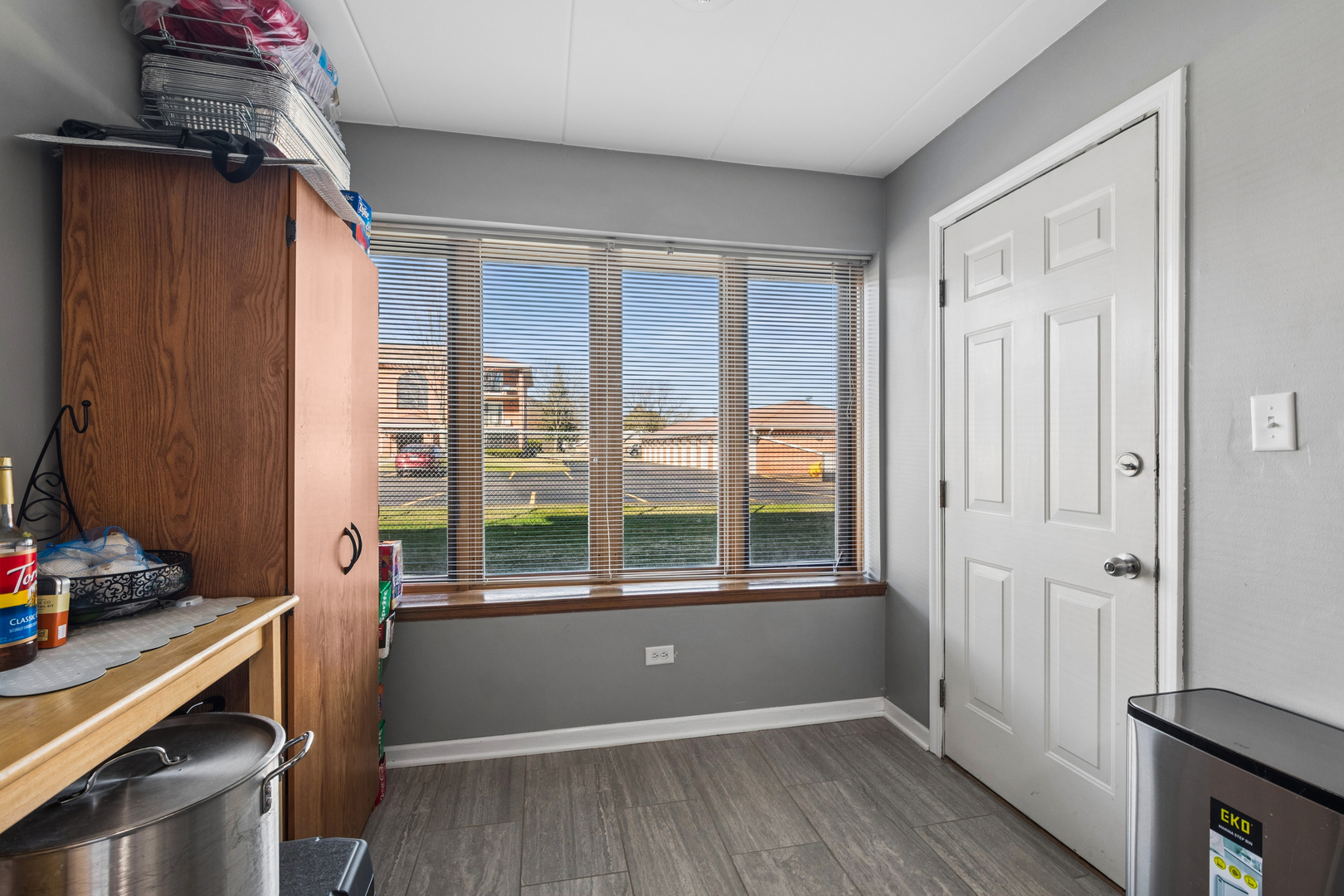 5024 Circle Court #1002, Crestwood, IL 60418