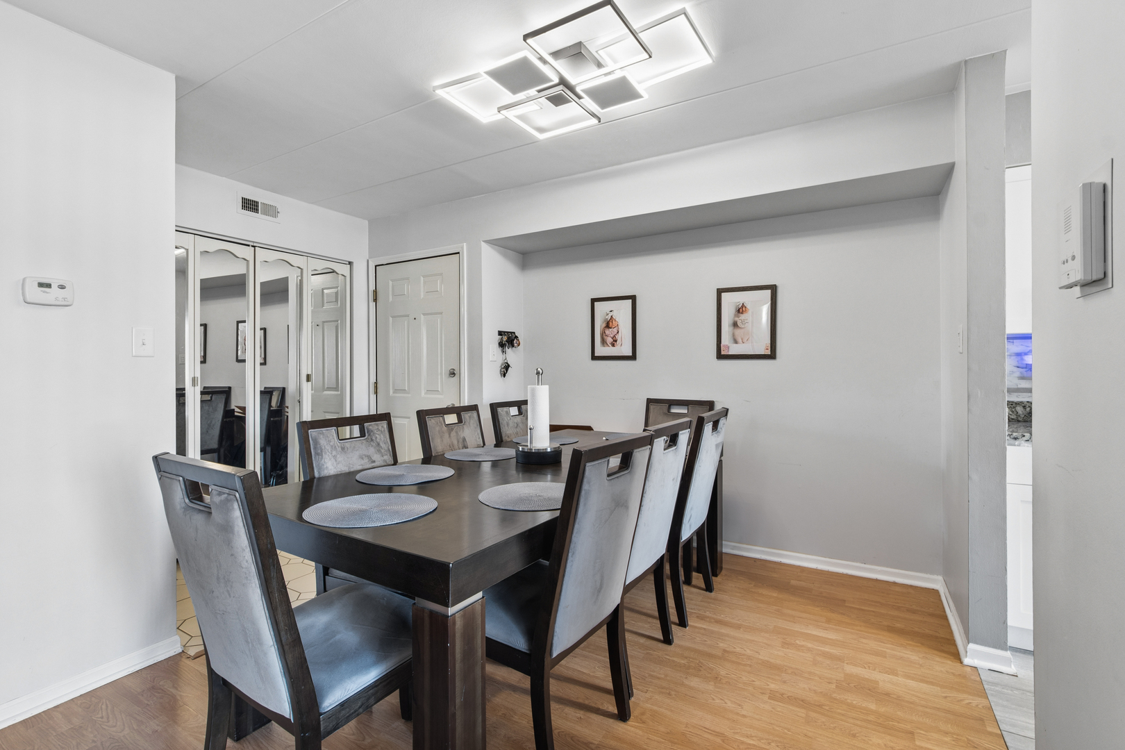 5024 Circle Court #1002, Crestwood, IL 60418