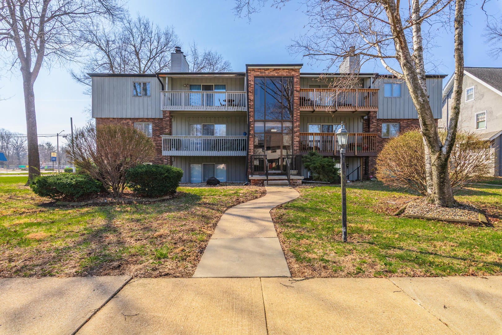 1111 E Jefferson Street #1, Bloomington, IL 61701
