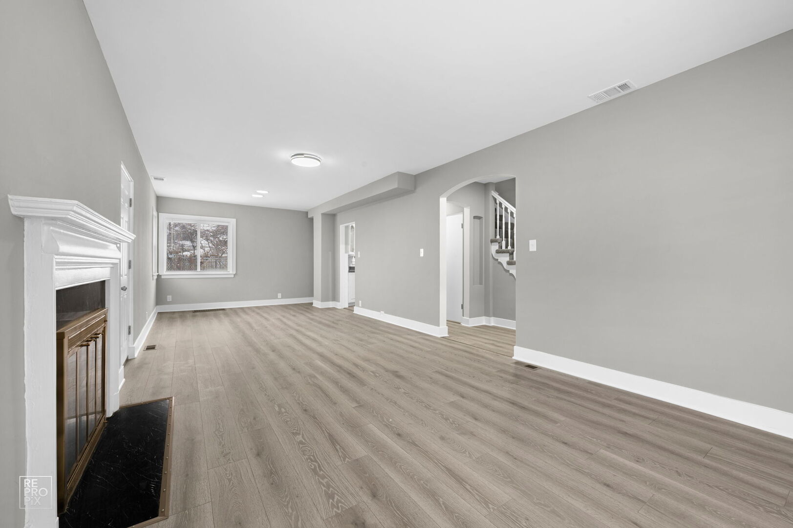 7732 S Paxton Avenue, Chicago, IL 60649