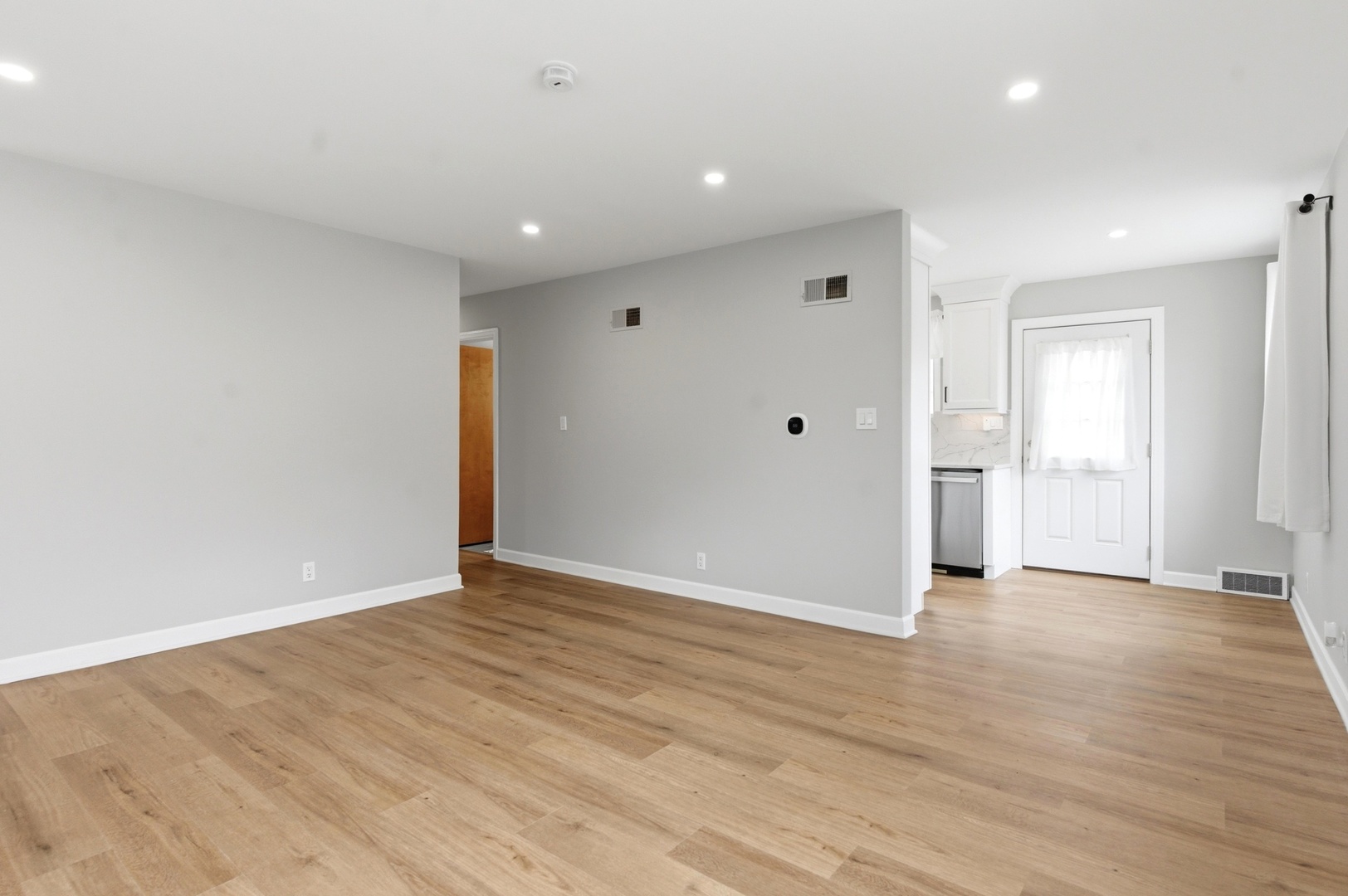 22 S Westlawn Avenue, Aurora, IL 60506