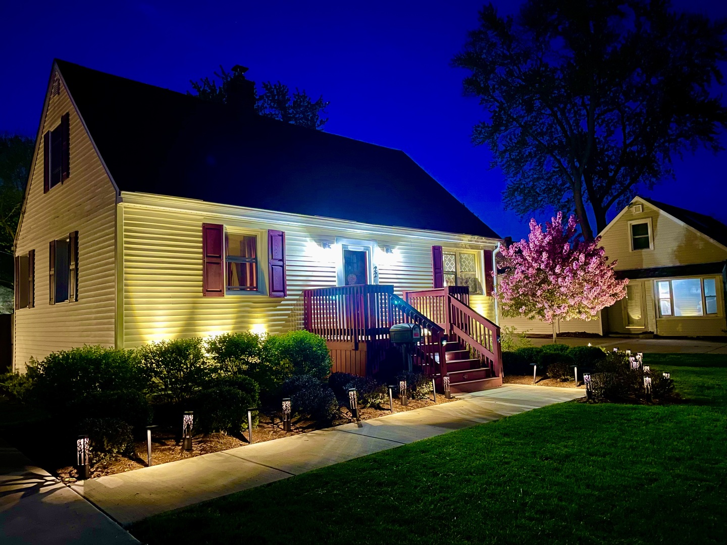 22 S Westlawn Avenue, Aurora, IL 60506