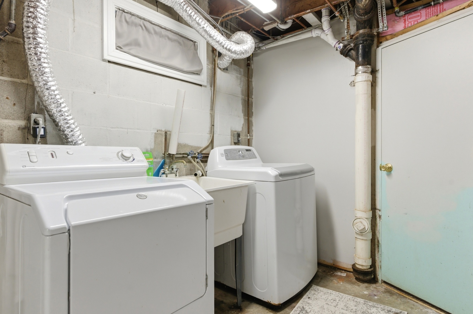 22 S Westlawn Avenue, Aurora, IL 60506