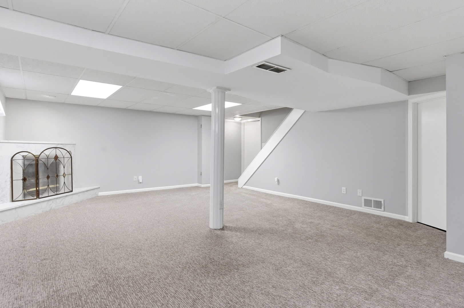 22 S Westlawn Avenue, Aurora, IL 60506