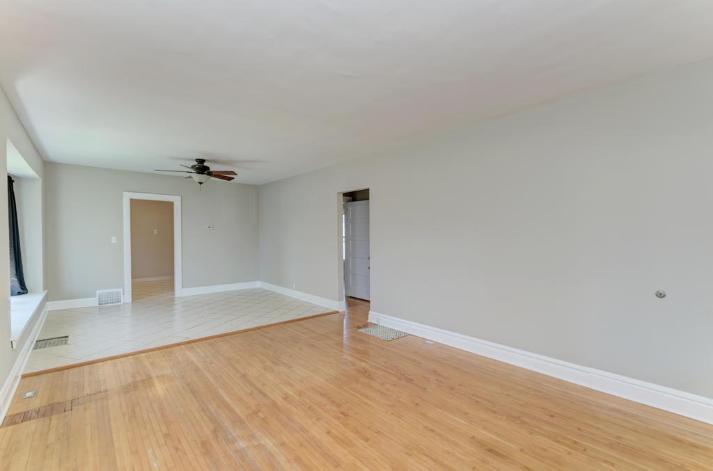 904 Caton Avenue, Joliet, IL 60435