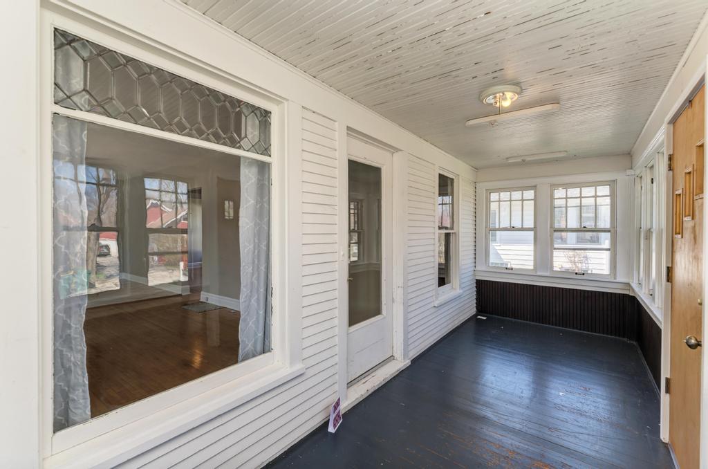 904 Caton Avenue, Joliet, IL 60435