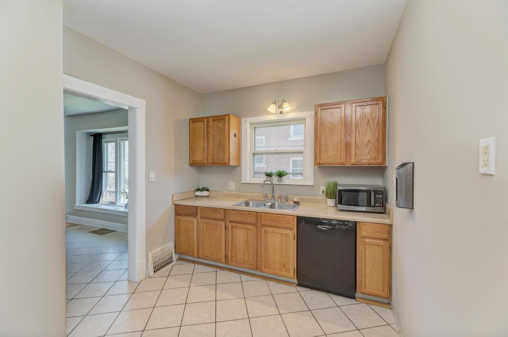 904 Caton Avenue, Joliet, IL 60435