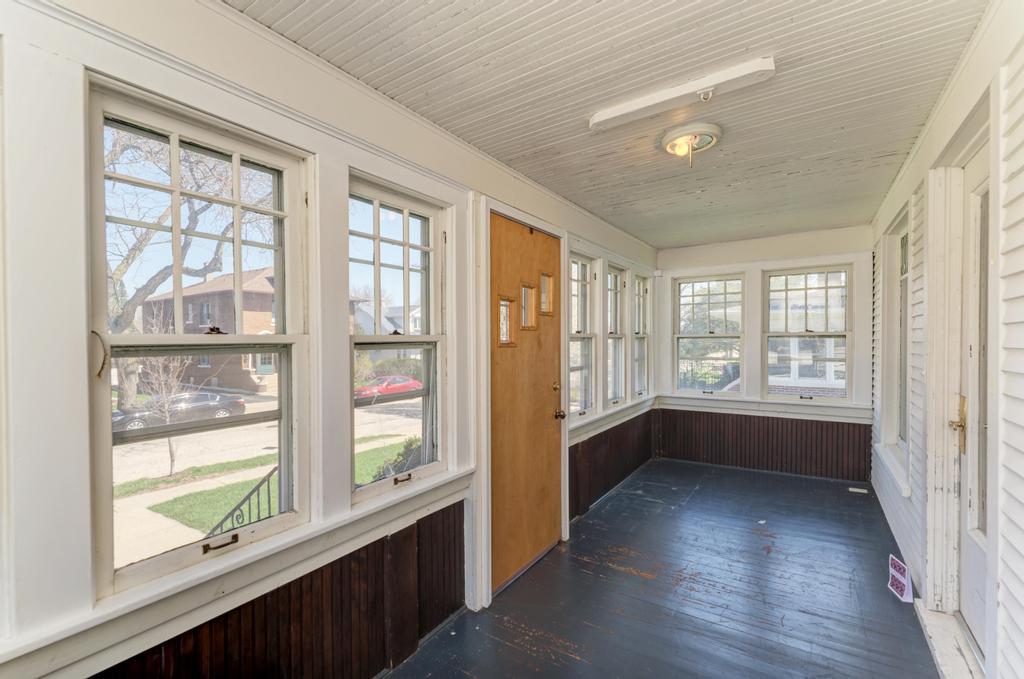 904 Caton Avenue, Joliet, IL 60435