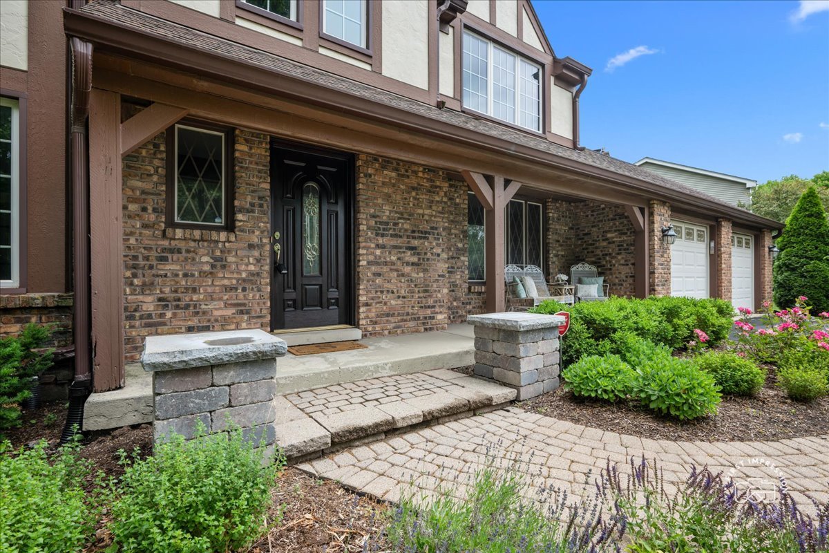 1101 W Bauer Road, Naperville, IL 60563