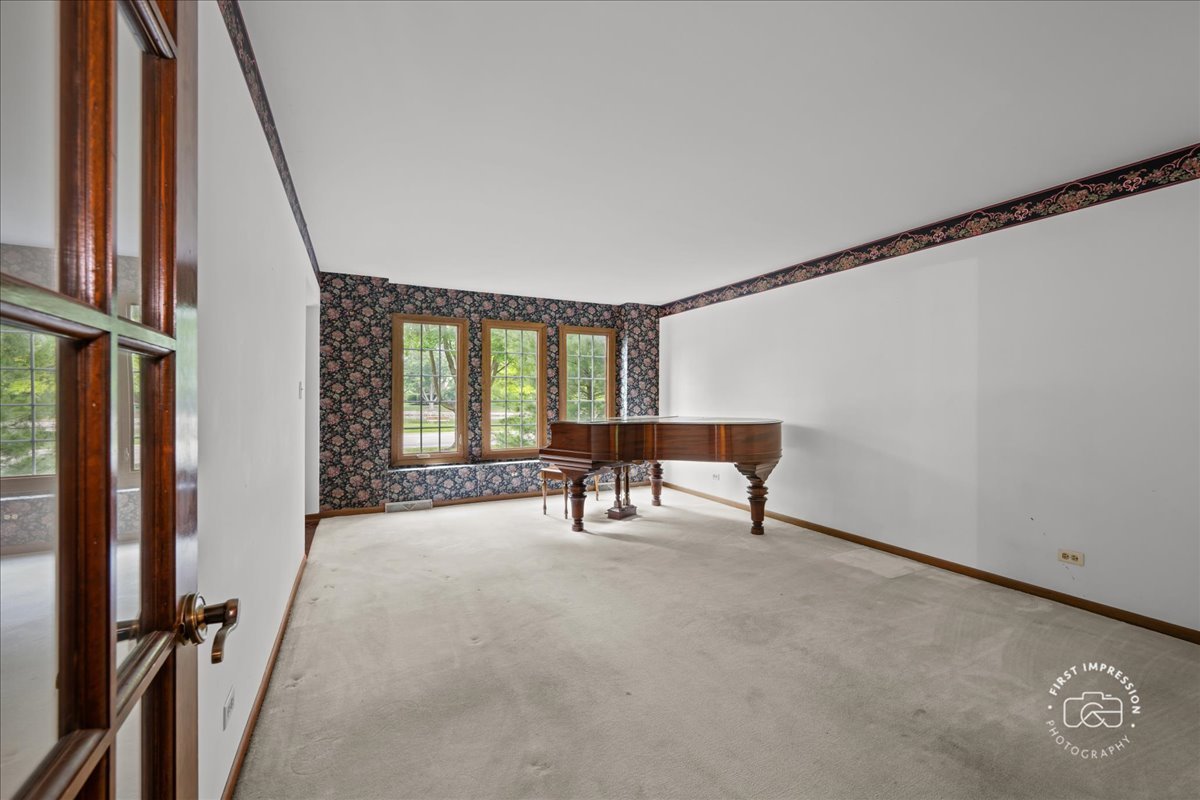 1101 W Bauer Road, Naperville, IL 60563