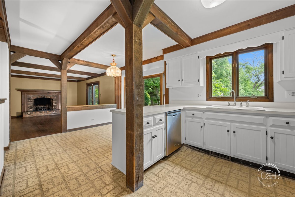 1101 W Bauer Road, Naperville, IL 60563
