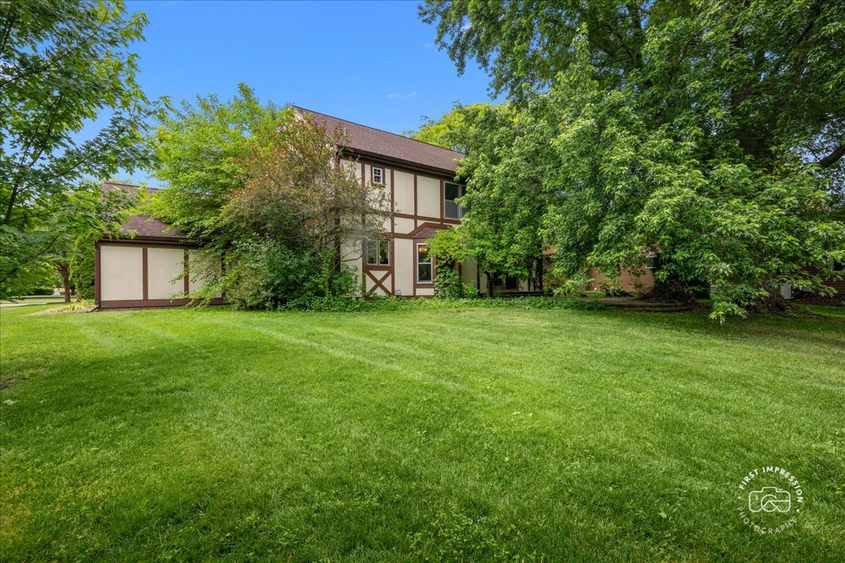 1101 W Bauer Road, Naperville, IL 60563