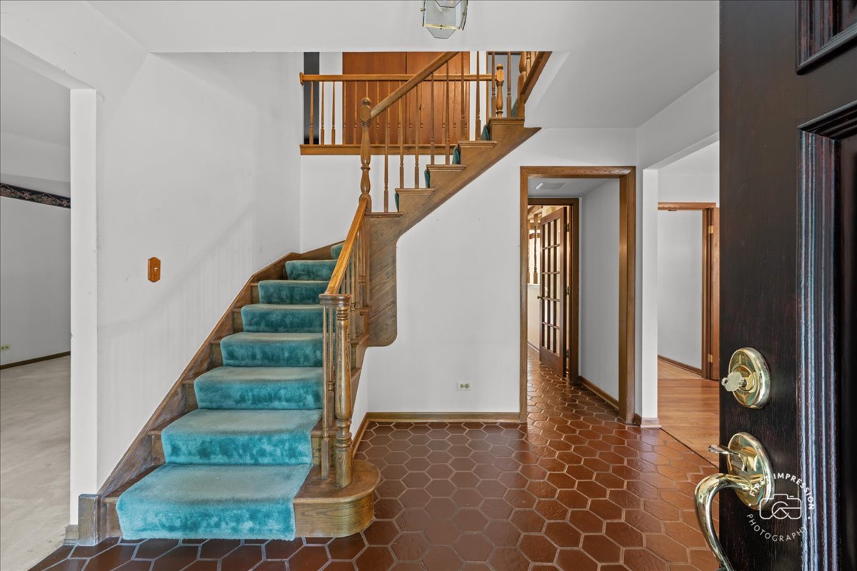 1101 W Bauer Road, Naperville, IL 60563