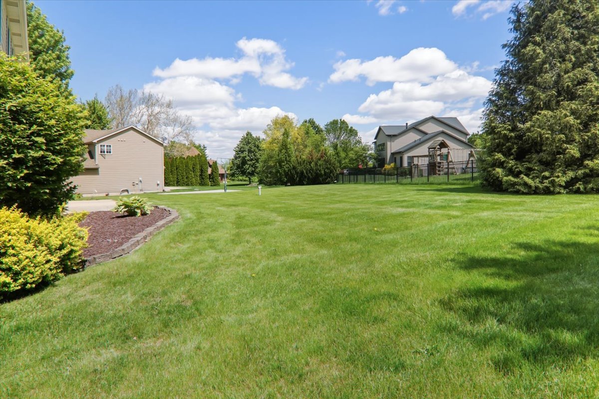 1 Quail Court, Downs, IL 61736
