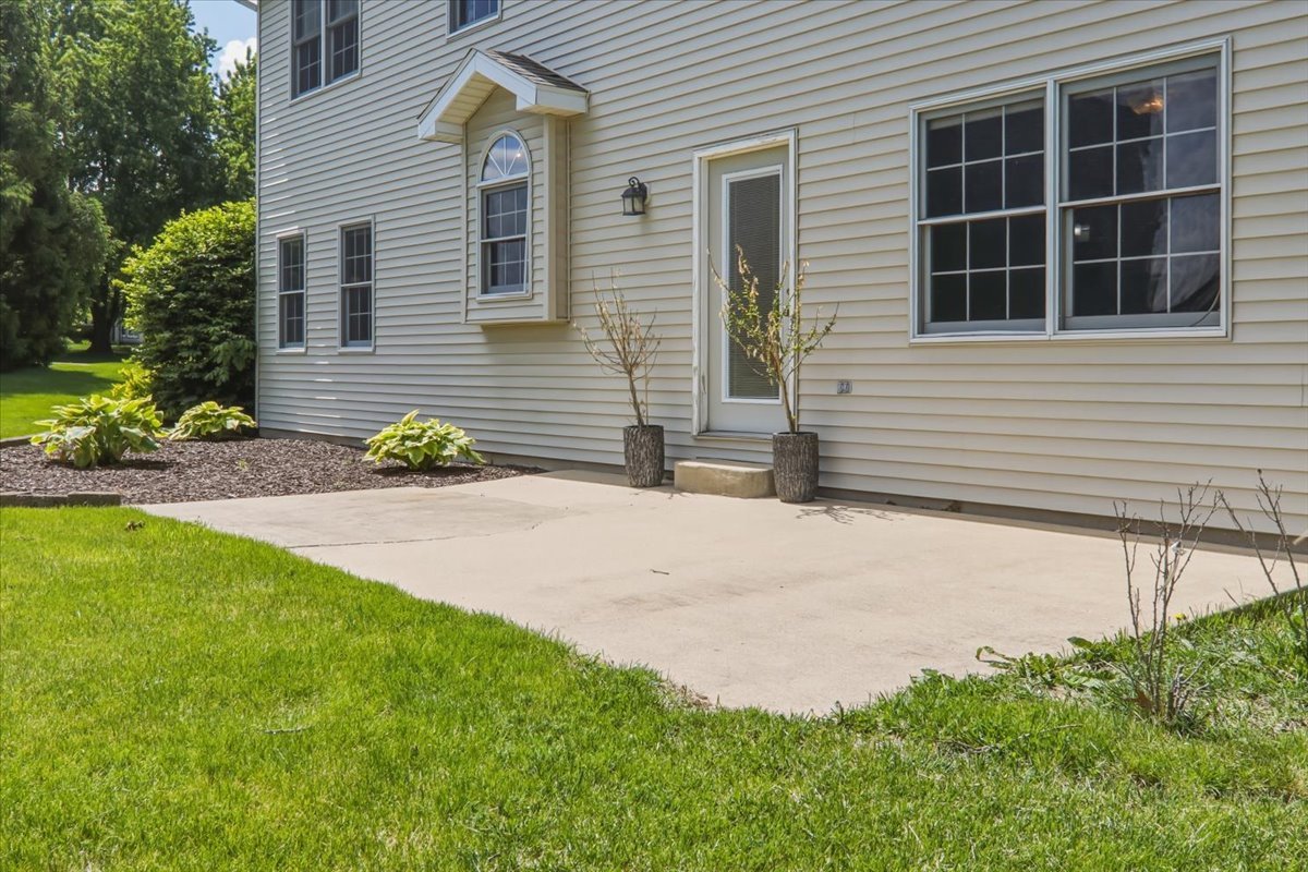 1 Quail Court, Downs, IL 61736