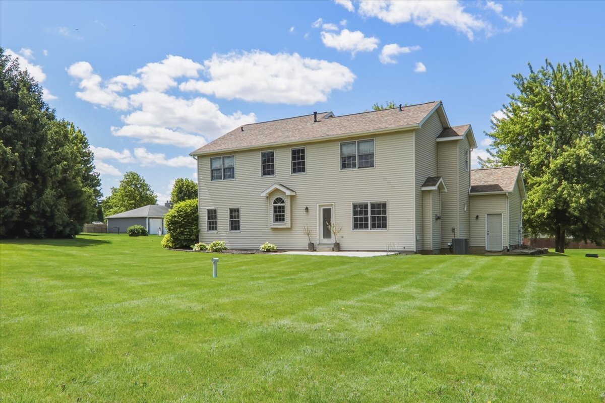 1 Quail Court, Downs, IL 61736