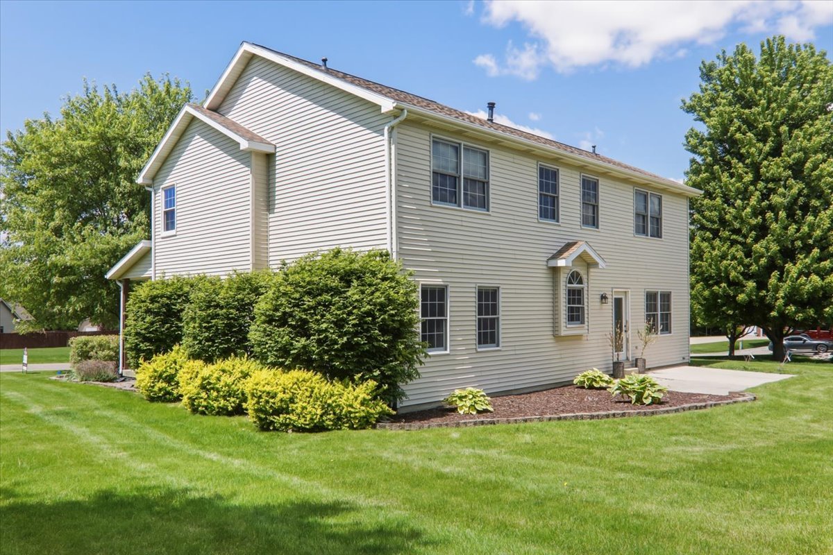 1 Quail Court, Downs, IL 61736