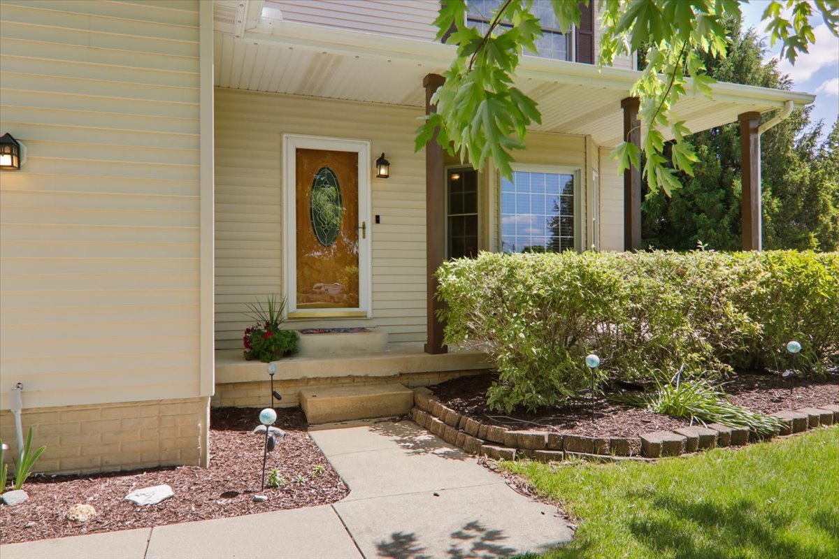 1 Quail Court, Downs, IL 61736