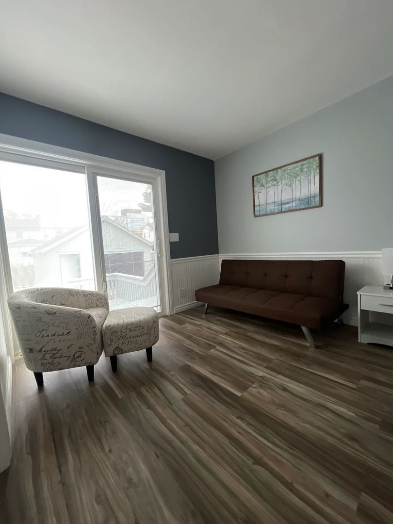 2325 S 11th Avenue, Broadview, IL 60155