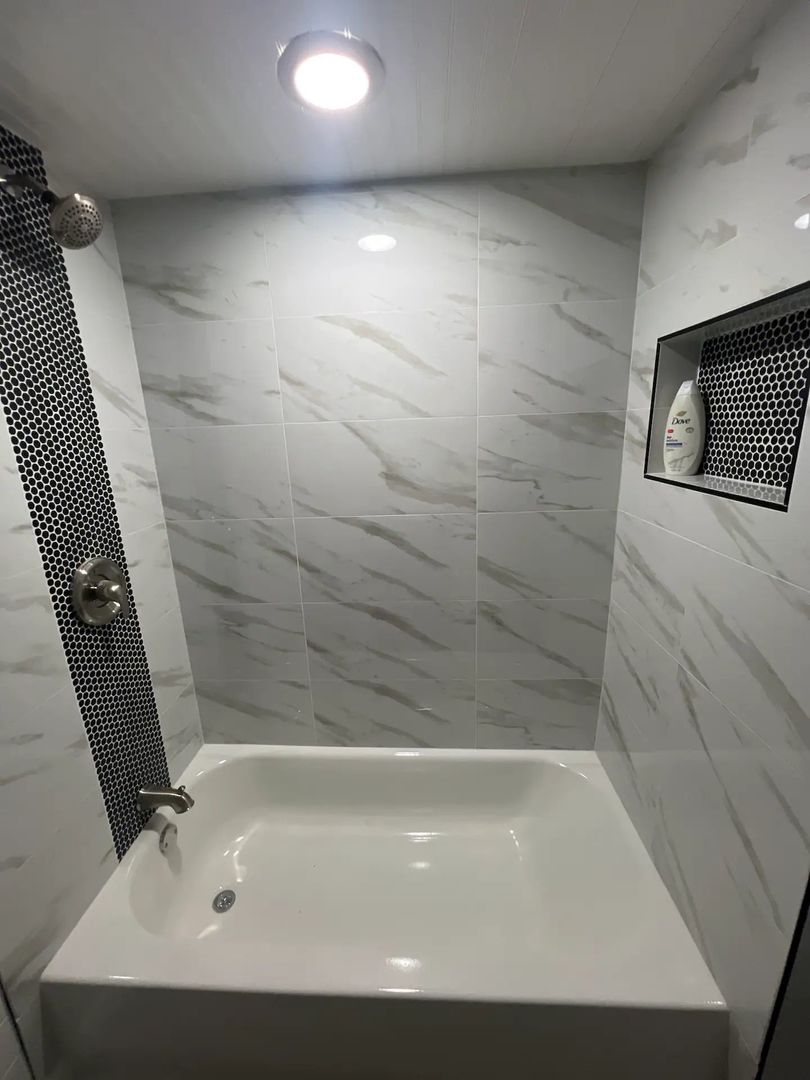 2325 S 11th Avenue, Broadview, IL 60155