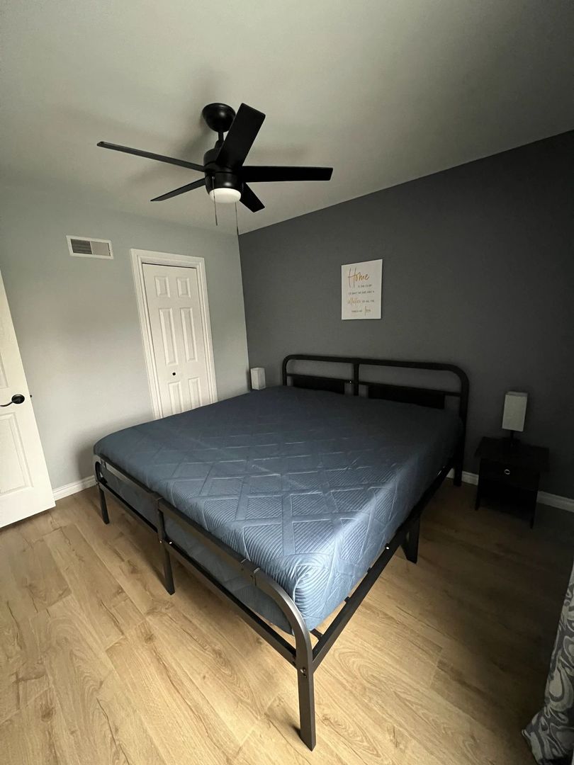 2325 S 11th Avenue, Broadview, IL 60155