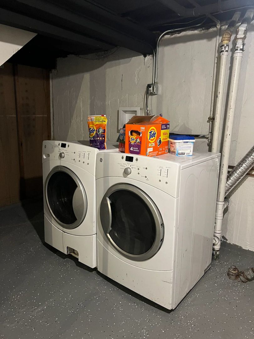 2325 S 11th Avenue, Broadview, IL 60155