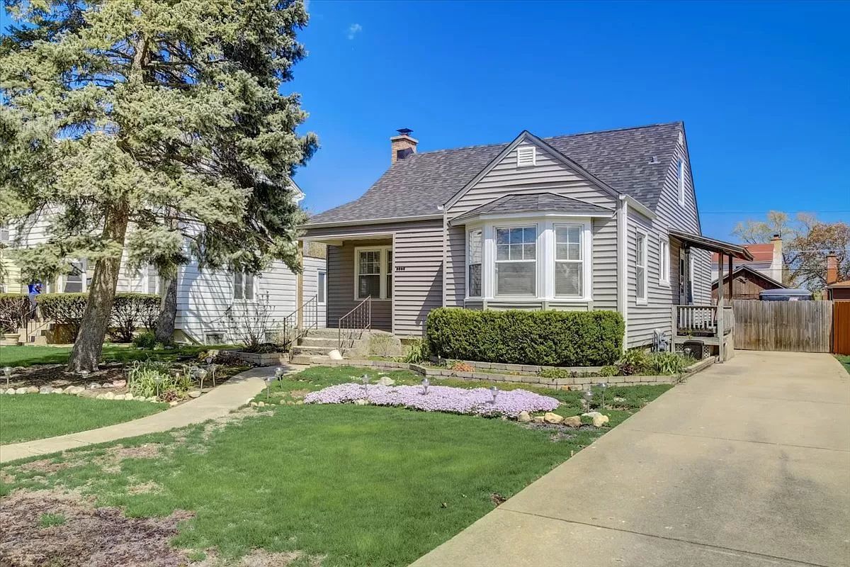 2325 S 11th Avenue, Broadview, IL 60155