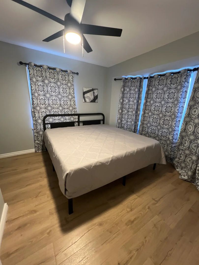 2325 S 11th Avenue, Broadview, IL 60155