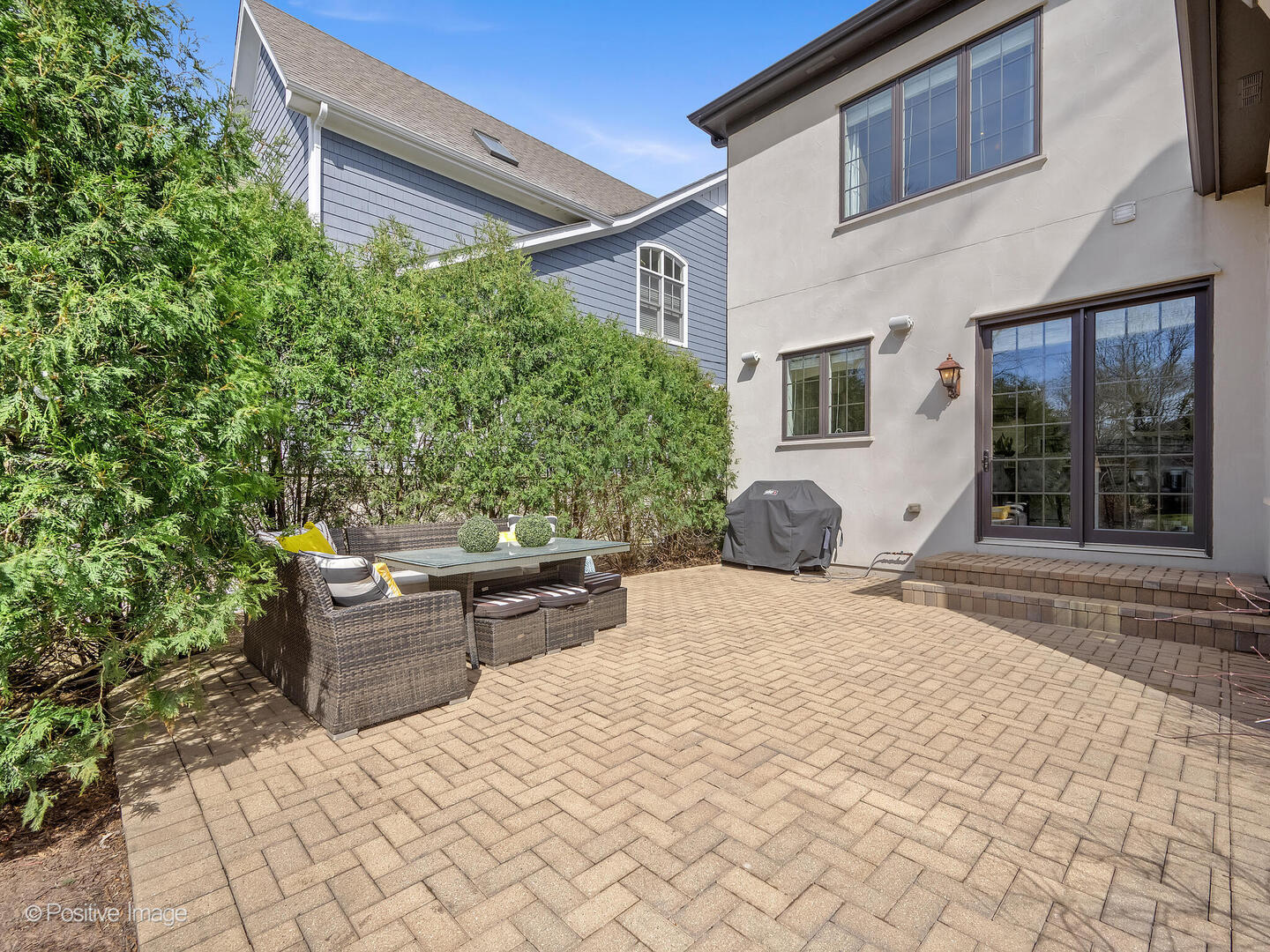 116 S Prospect Avenue, Clarendon Hills, IL 60514