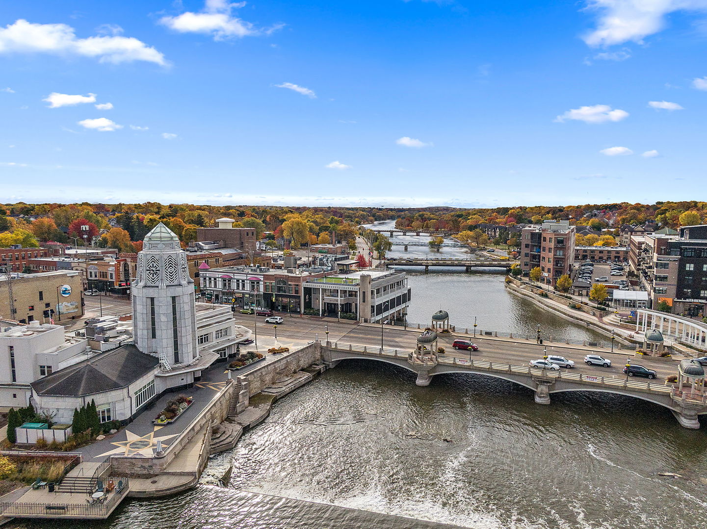 1000 Jackson Avenue, St. Charles, IL 60174