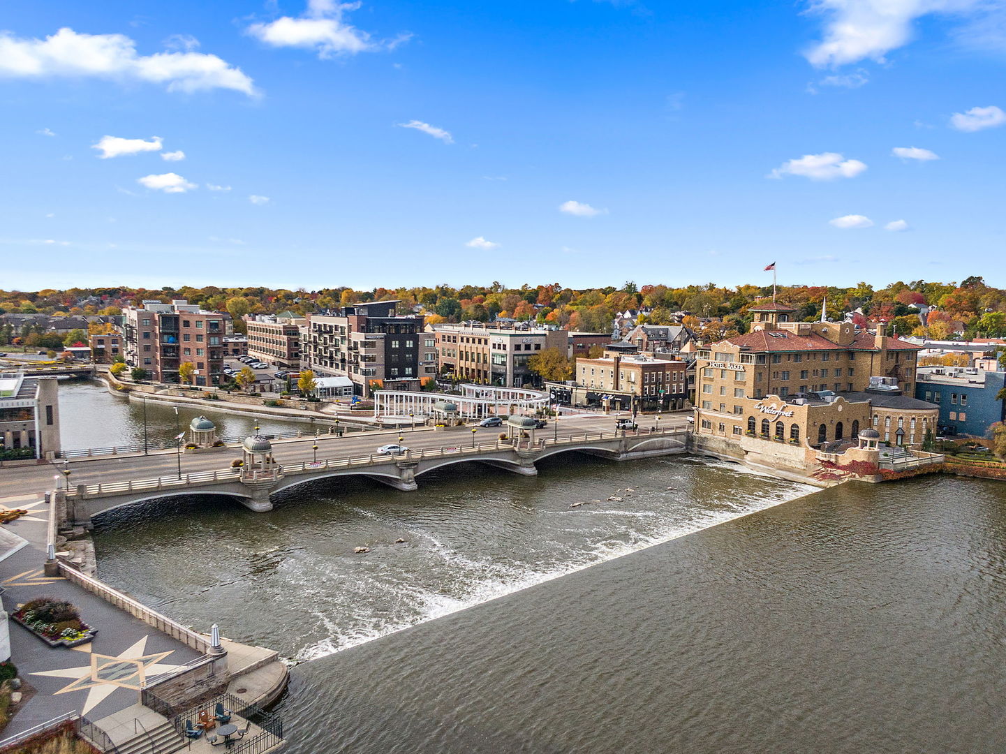 1000 Jackson Avenue, St. Charles, IL 60174